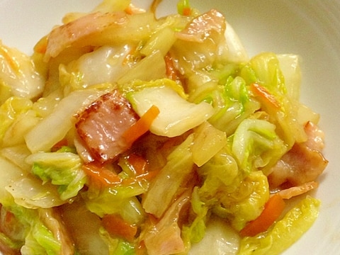 白菜とベーコンの炒め物